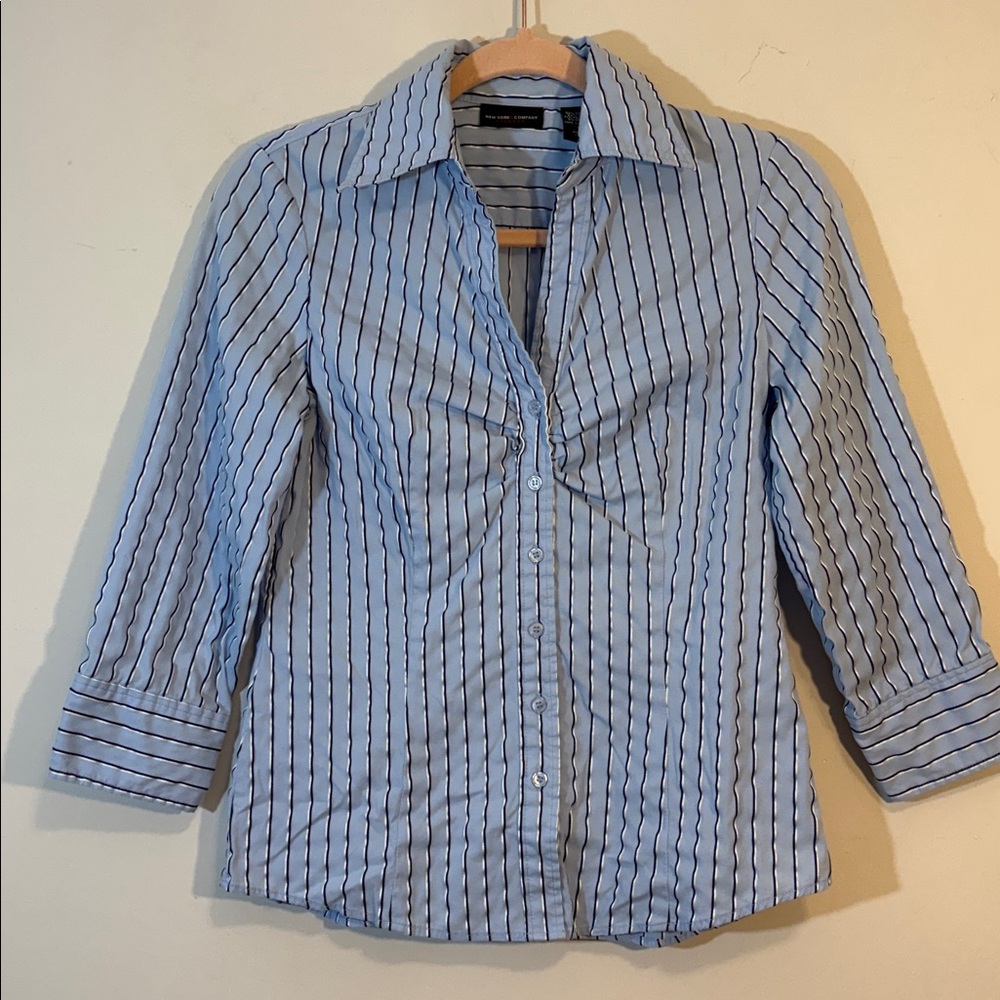 Y2K Ruched Scrunch Bust Quarter Sleeve Vertical Metallic Stripe V-Neck NY&Co Top